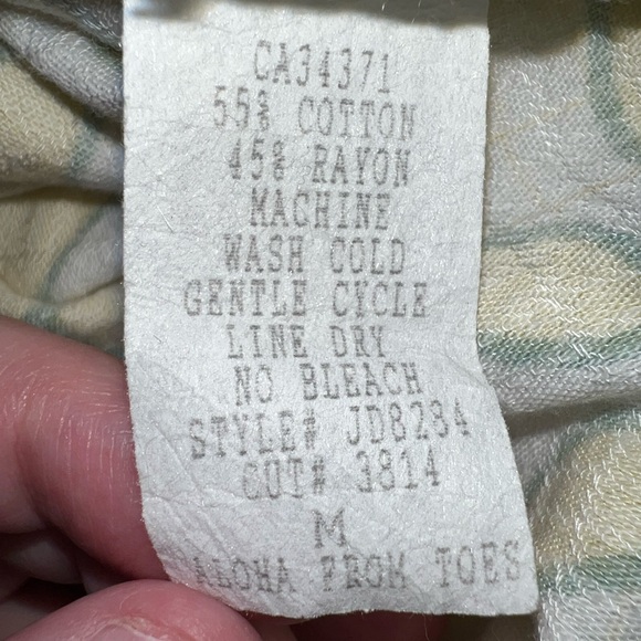 Toes On The Nose Hawaiian Floral Dress - Picture 9 of 9